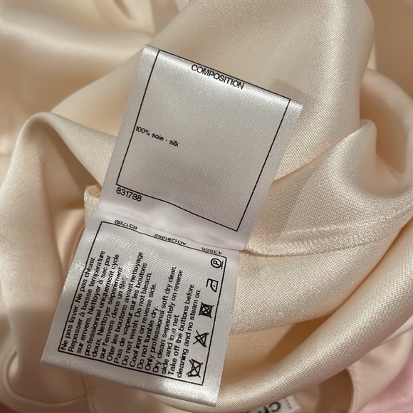 Stunning Chanel Metier D’Art 2018 silk blouse - Picture 7 of 12